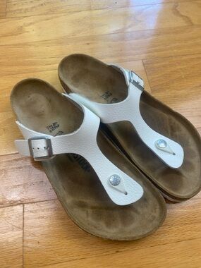 Birkenstock Gizeh Sandals White Textured Leather Size 42 US 11 (M 9) Unisex